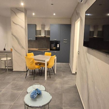 B & B Mali Salerno Eksteriør billede